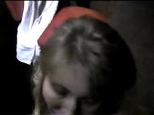 BEAUTIFUL BLOND GIVES SEXY DEEPTHROAT 1992